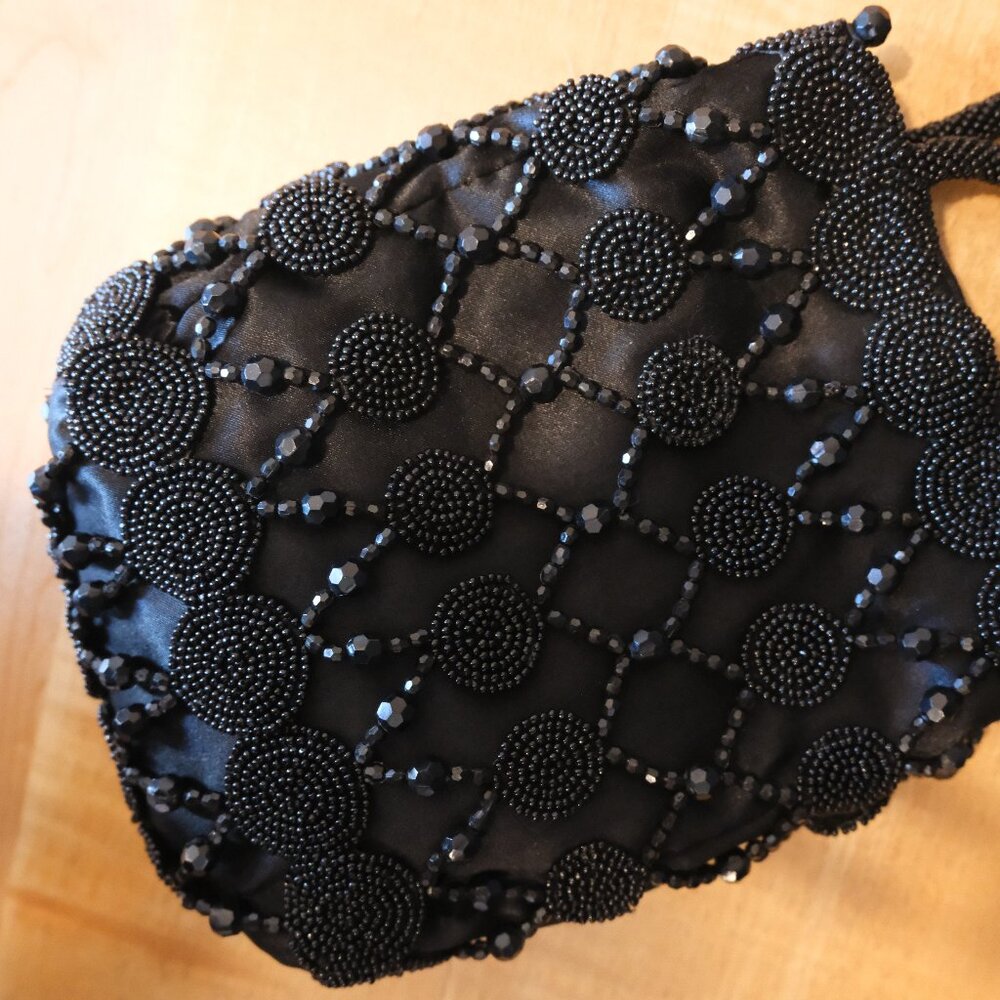 Black beaded Evening bag with Satin lining - Picture 2 of 4